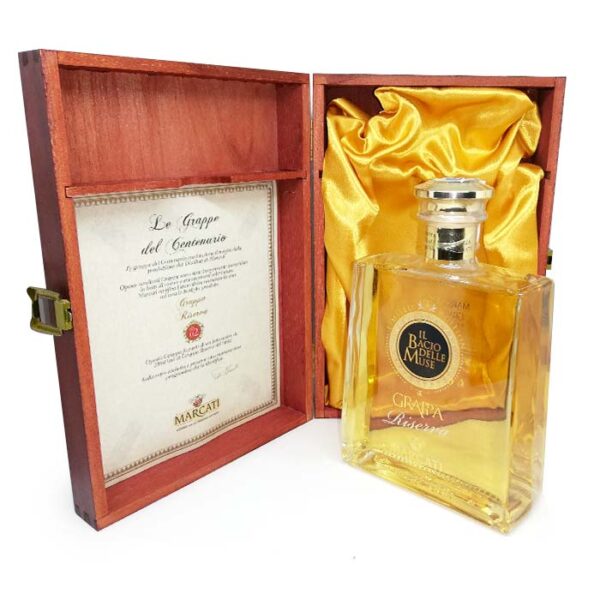 Marcati Il Bacio Delle Muse Grappa riserva 2002 + scatola cioccolatini 400 gr